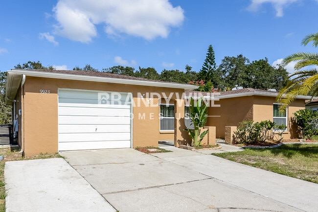 Photo - 9923 Woodridge Ct