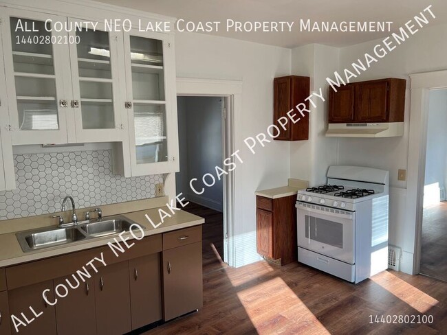 Photo - 2118 Dowd-#2 Up Unit #2 Up