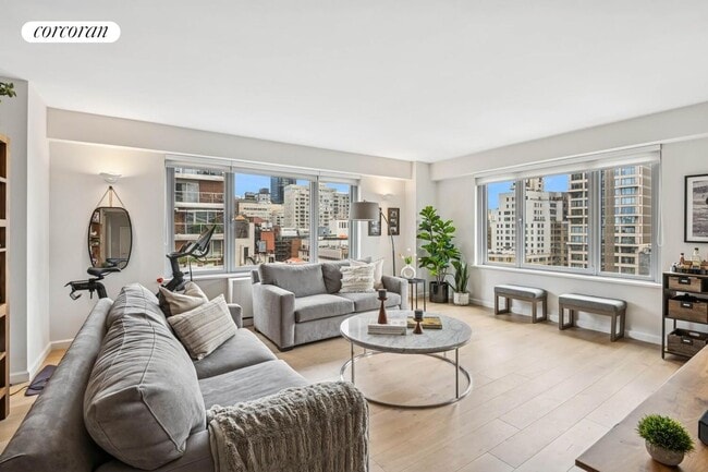 Building Photo - 200 E 62nd St