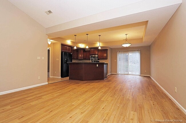 Photo - 2850/2852 Larkspur Unit 2852