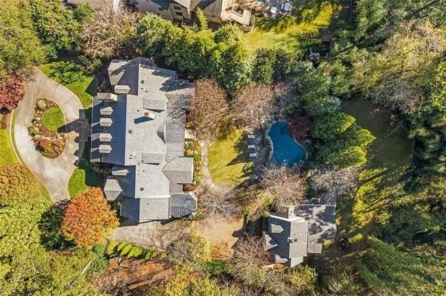 Photo - 5000 Long Island Dr