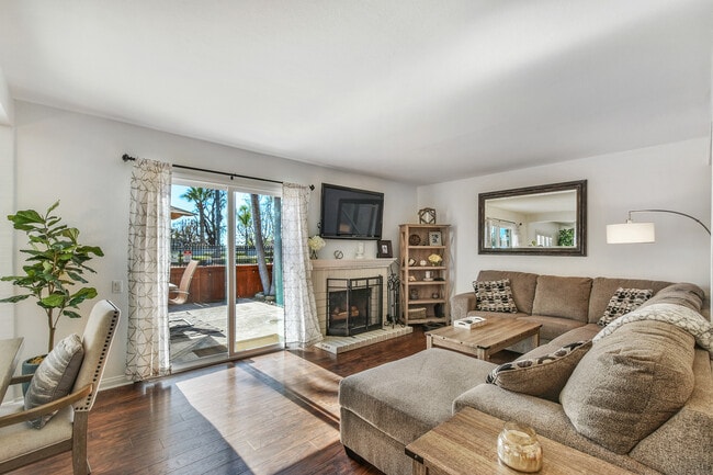 Building Photo - 385 Calle Borrego