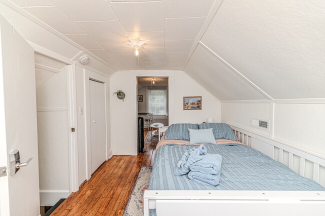 Photo - 508A W Chisholm St