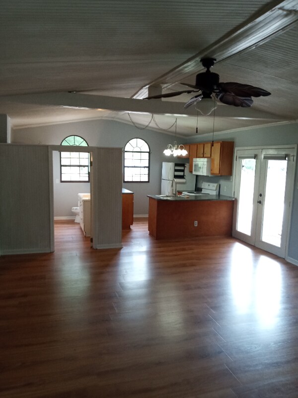 Photo - 409 Reynolds St