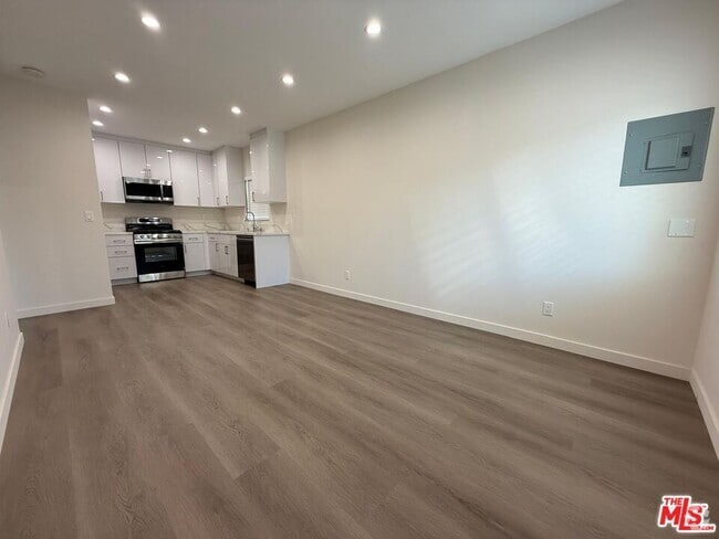 Building Photo - 14827 Lemay St Rental