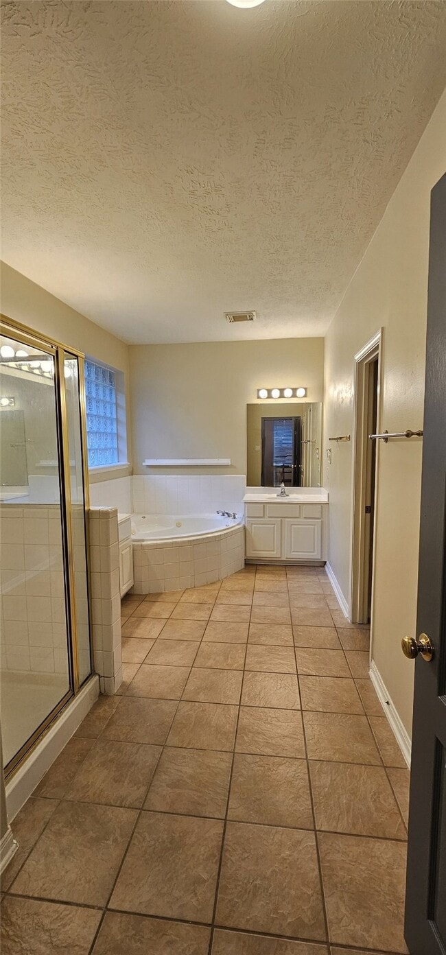 Photo - 18411 Autumn Park Dr