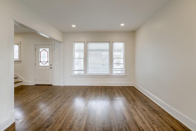 Photo - 3509 Howard St