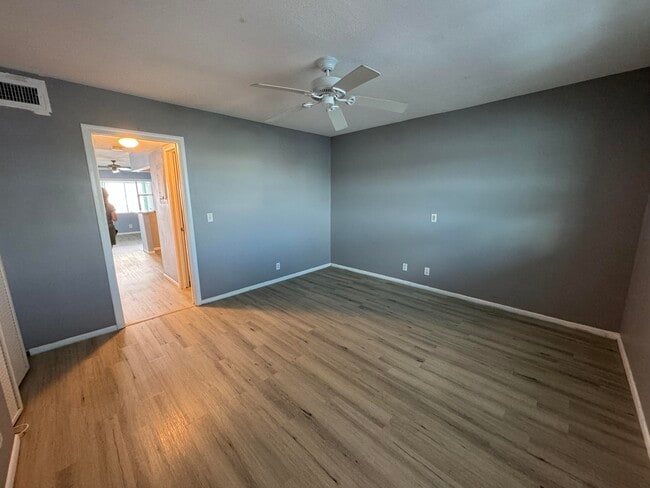 Photo - 100 Shore Ct Unit 307