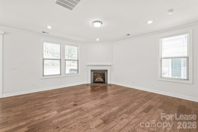 Photo - 15310 Scholastic Dr