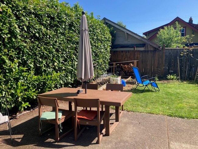 Photo - 8032 SE Yamhill St