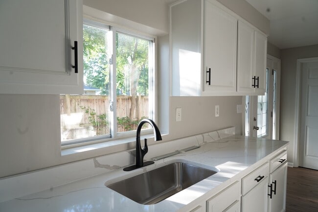 Photo - 8129 Woodholme Cir Unit A