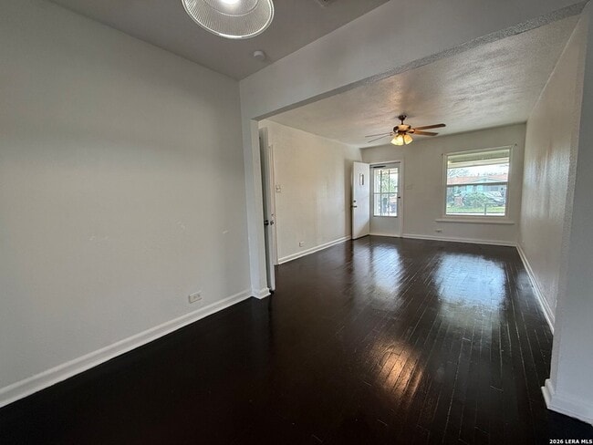 Photo - 115 Kinder Dr