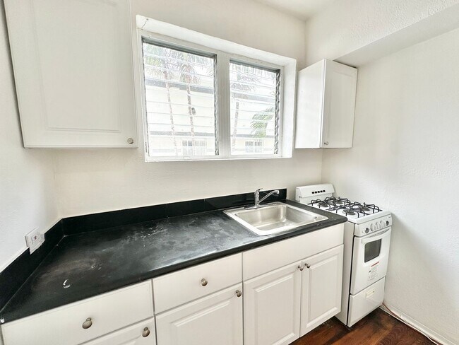 Photo - Spacious Studio on 12 Street between Eucli...