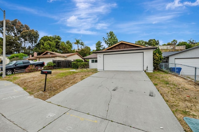 Building Photo - 6046 Reo Pl