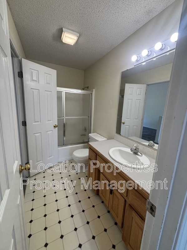Photo - 2410 Lancaster Dr