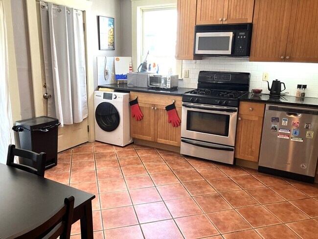 Photo - 1187 Dorchester Ave Unidad 3 Rental