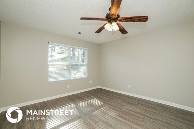 Photo - 21 Grist Mill Lane