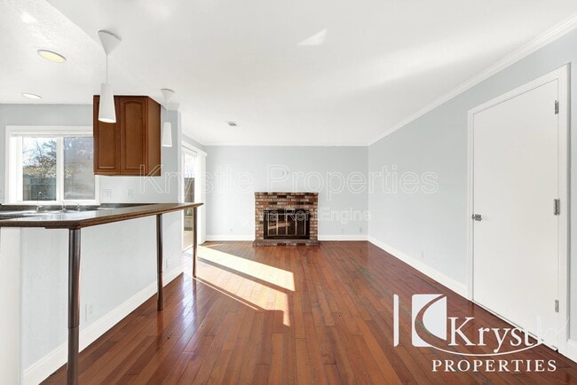 Photo - 121 Radcliffe Dr