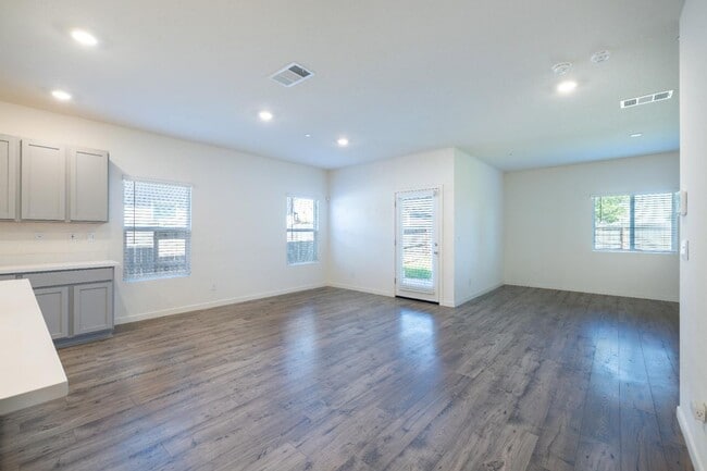Photo - 4 bedroom 2 bath