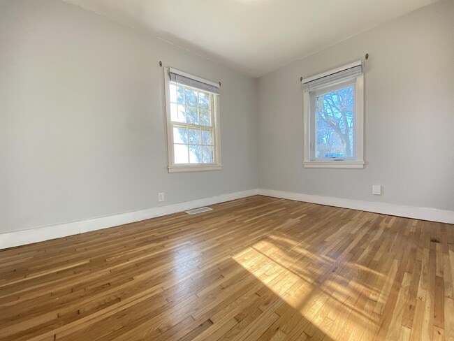 Photo - 701 7th St NW