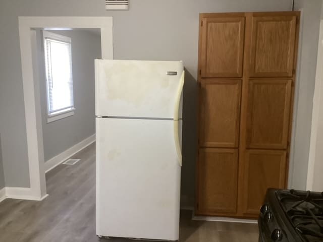 Photo - 350 S Roena St