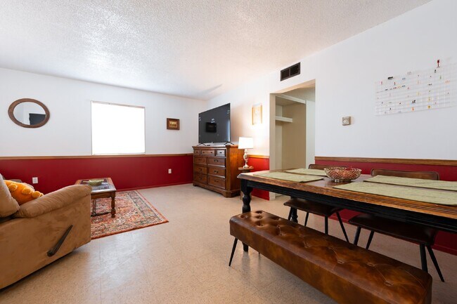 Photo - Executive Rental **Stylish & Fully Furnished 2-Bedroom in the Heart of Farmington – Flexible Leas... Unit 3