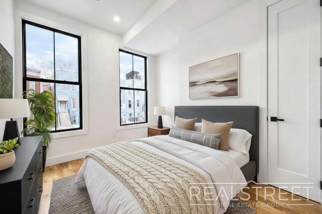 Photo - Brand New 3 Bed 2 Bath in Crown Heights with Backyard! Unit 2