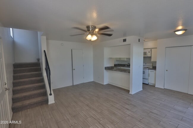 Building Photo - 7610 N 61st Ave Unit # 7610