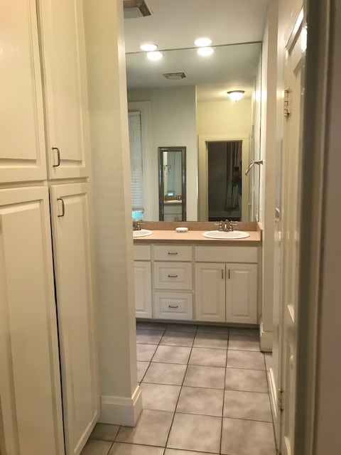 Building Photo - 1052 Magnolia Curve