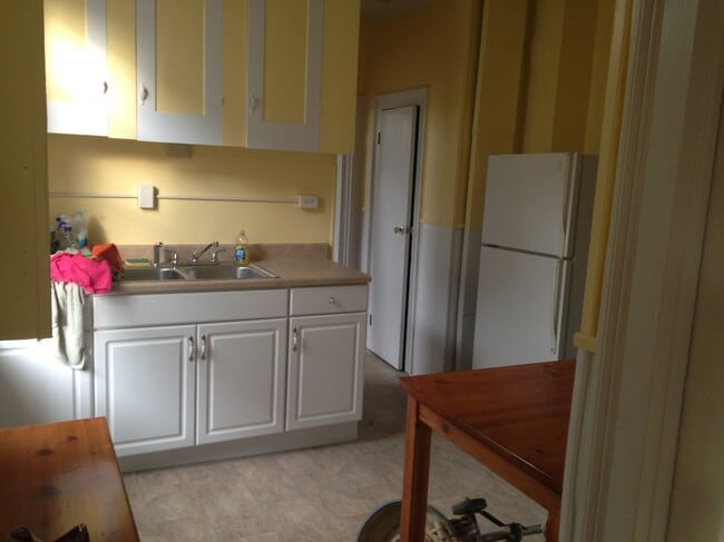 173 W 5th St
