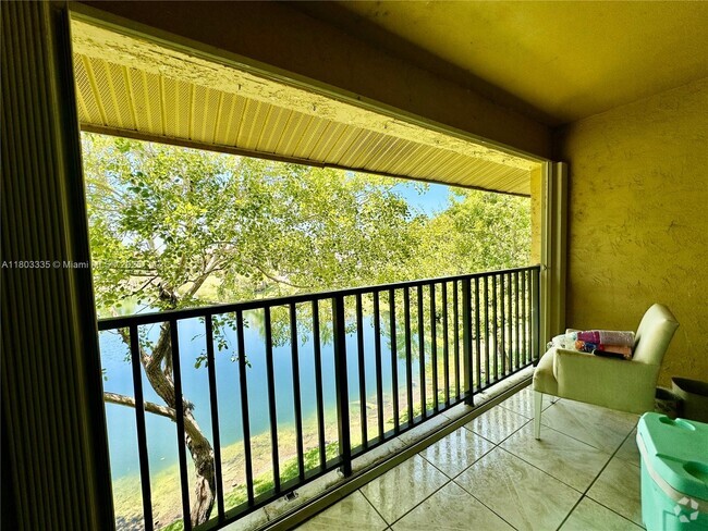 Building Photo - 15430 SW 82nd Ln Unit 633 Rental