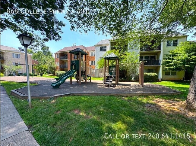 Building Photo - 868 College Pkwy