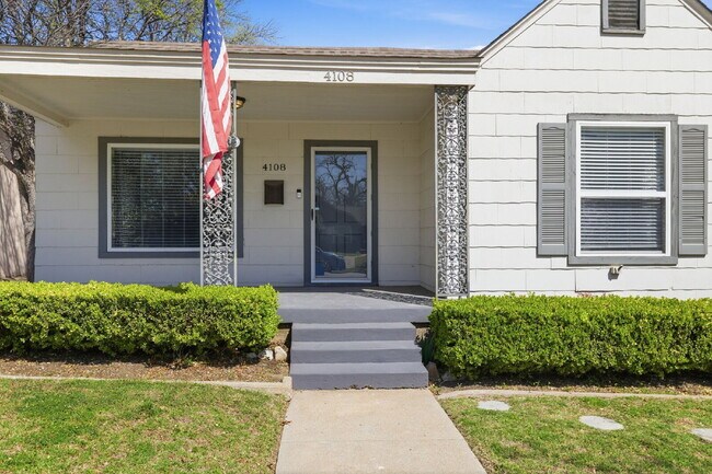 Photo - "Picture-perfect 2-1 with Updated Touches, a Cozy Backyard, and Prime Location near Downtown!"