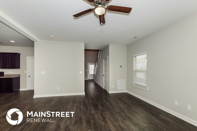 Photo - 155 King Richards Way