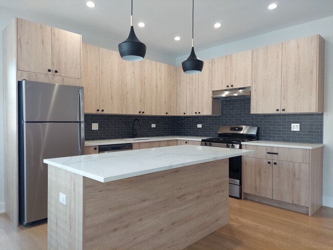 Photo - 4953 N Oakley Ave Unit 3