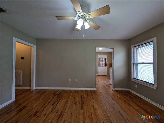 Photo - 1185 W Mill St