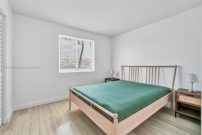 Photo - 620 SW 10th St Unit 202