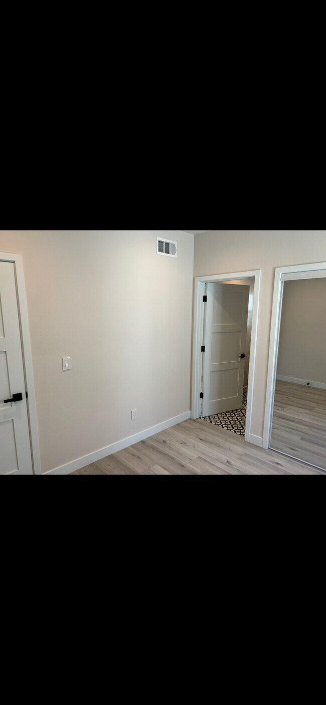 5349-5353 Russell Ave