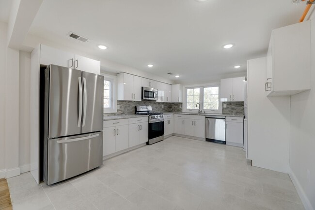 Photo - 401 Franklin St