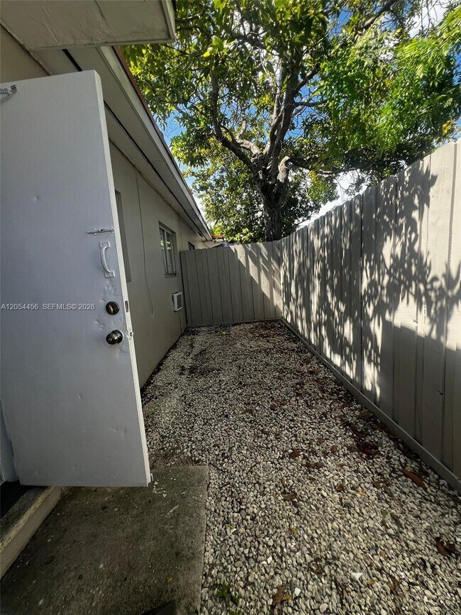 Photo - 2090 NW 31st St Unit 4