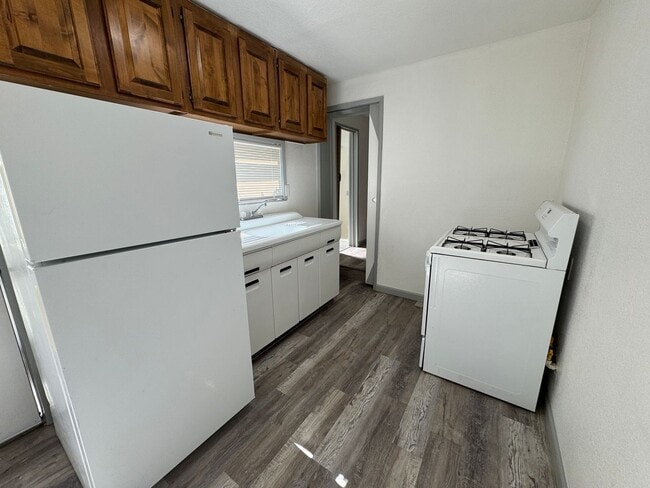 Building Photo - Pendegast House-ADU Unit 214-1/2