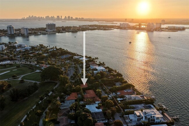 Photo - 1100 N Shore Dr