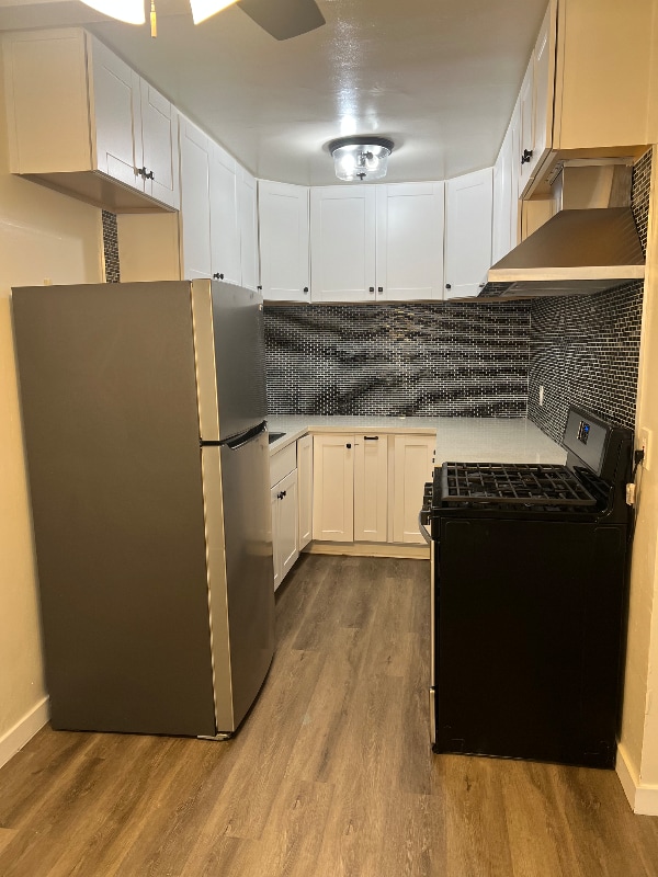 Building Photo - 1193 N Ardmore Ave