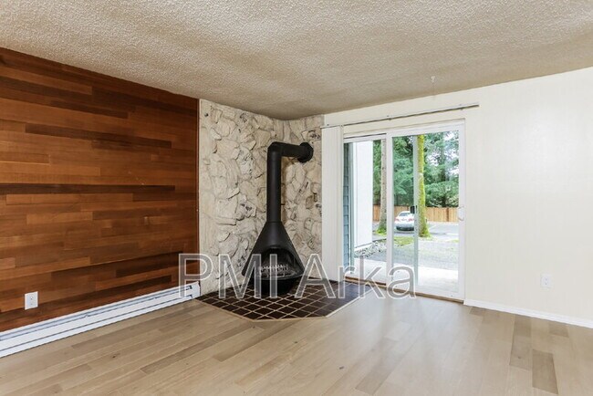 Photo - 14404 NE 31st St