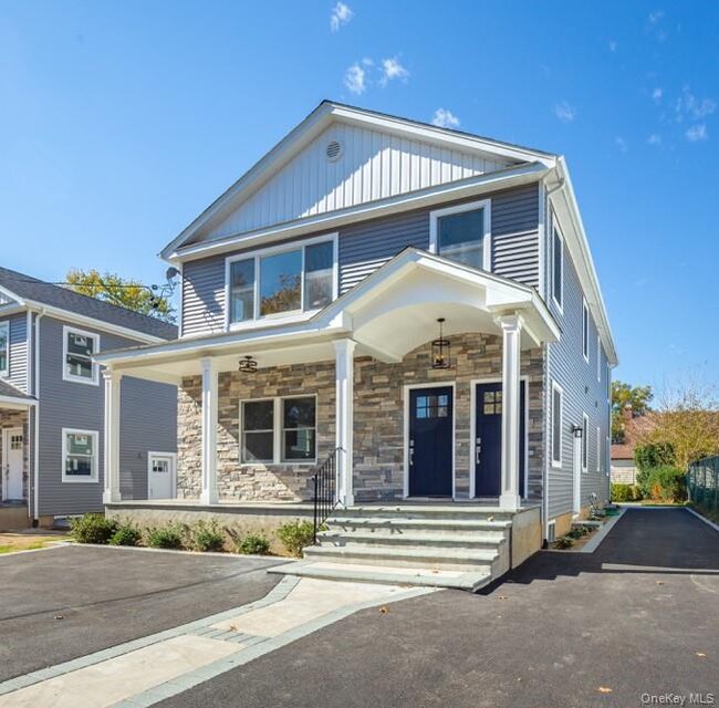 Building Photo - 207 Nassau Blvd Unit B