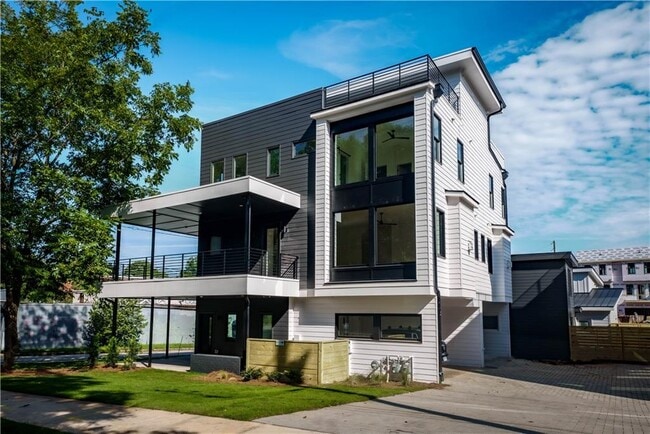 Building Photo - 160 Holtzclaw St SE Rental