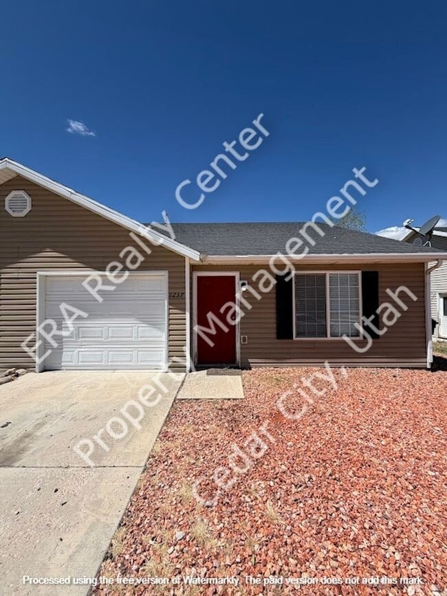 Building Photo - 3 bed 2 bath - Twin Home