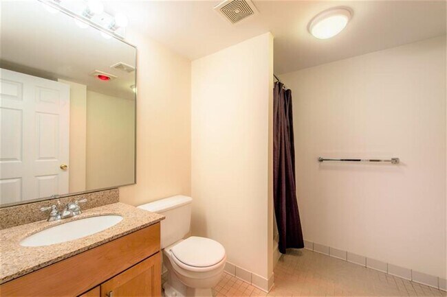 Photo - 325 Franklin St Unit 1