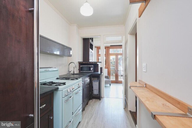 Photo - 2428 Tunlaw Rd NW