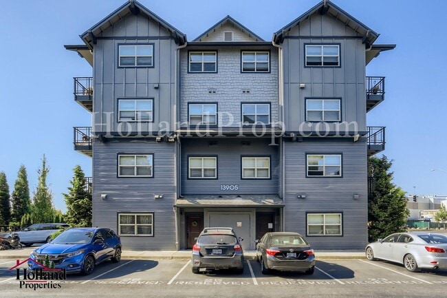 Building Photo - Nice ground floor 1 bedroom condo. Less than 1/4 mile to Nike!